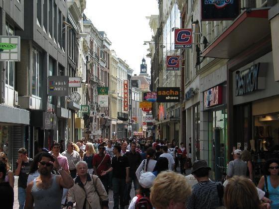 Kalvestraat durante gli orari dello shopping