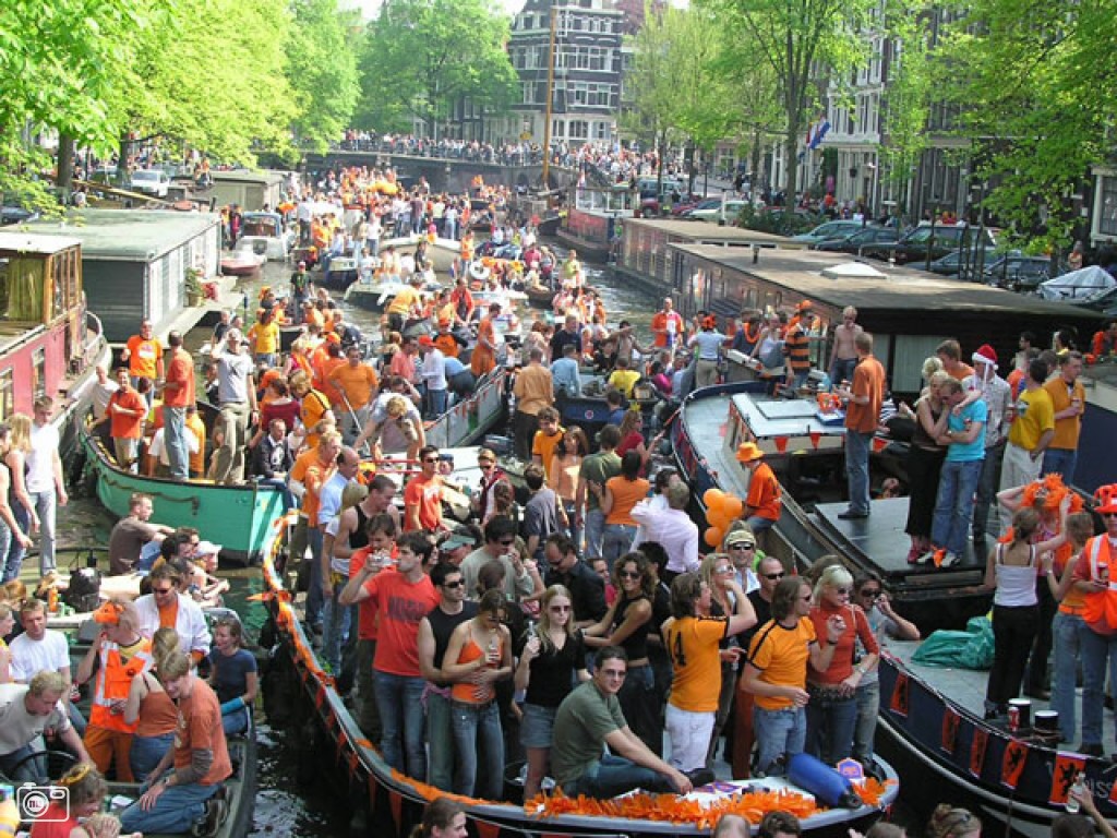 Festa della Regina - Uno dei Canali di Amsterdam
