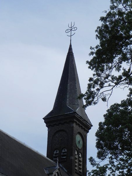Il "Logo" di Ruigoord sulla cima del campanile della Chiesa